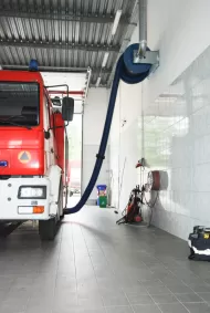 Wyciąg spalin Norfi S-5 bębnowy w garażu