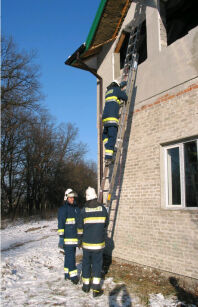Drabina strażacka FIRE-TEC 2x18  dwuprzęsłowa 9,1m, aluminiowa, wysuwana linką, przystawna, wys. oper. 10,1m