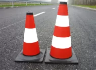 Pachołki drogowe 50 i 40 cm czerwone odblaskowe