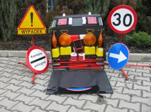 Walizkowy zestaw znaków drogowych ZAPORA - typ pełny
