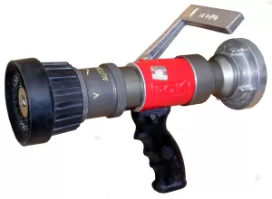 Prądownica automatyczna AUTOKADOR 500 Light, nasada obrotowa 52 (500 l/min przy 6 bar)